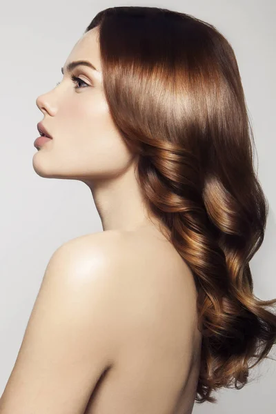 Woman with  Healthy and Shiny Curly Hair. — Stock Photo, Image