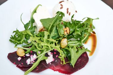 Ham yeşil pancar ve roka