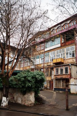 Gürcü Caddesi ve avlu