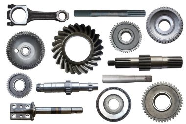 Beyaz bir arka plan üzerinde izole endüstriyel metal nesneler.