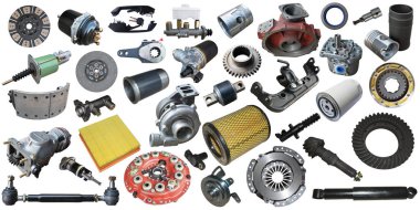 Beyaz arka planda yedek parça arabası var. Mağaza veya sonraki pazar için pek çok izole öge ile ayarla