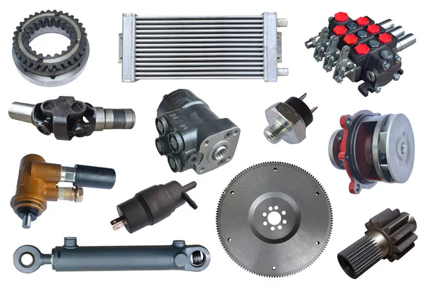 Beyaz arka planda yedek parça arabası var. Mağaza veya sonraki pazar için pek çok izole öge ile ayarla