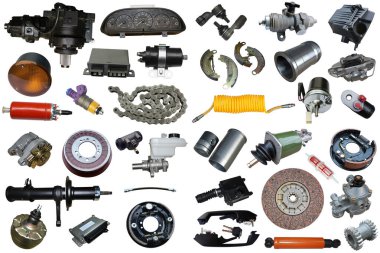 Beyaz arka planda yedek parça arabası var. Mağaza veya sonraki pazar için pek çok izole öge ile ayarla