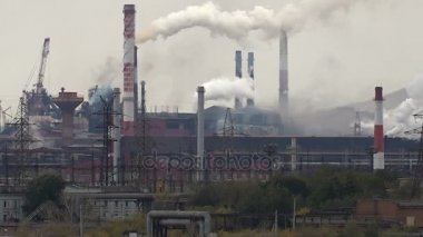 Çevre tehlikeli sanayi. Hava kirliliği duman tarafından.