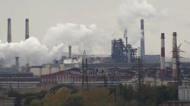 Çevre tehlikeli sanayi. Hava kirliliği duman tarafından.
