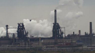 Hava Boru Fabrikası duman. Hava kirliliği.