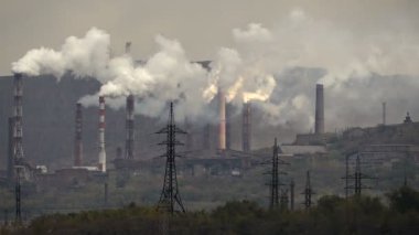 Çevre tehlikeli sanayi. Hava kirliliği duman tarafından.