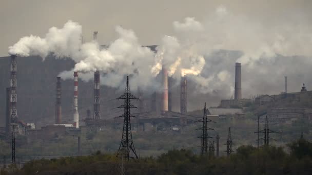 Загрязнение Атмосферы Промышленным Предприятием Металлургической Промышленности — стоковое видео