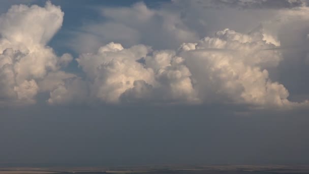 Taymlaps beau cumulus nuages en été approche tempête — Video