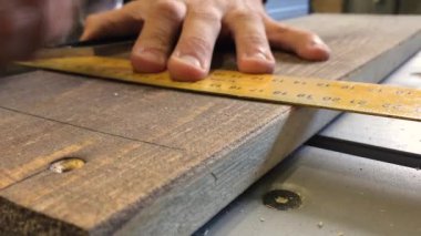 İşaretleme ve testere kurullarında yakın makine