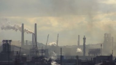 Metalurji Sanayi endüstriyel bir kuruluş tarafından atmosfer kirliliğinin.