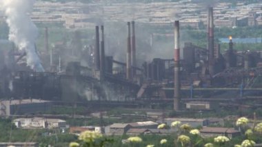 Kirliliği emisyonları endüstriyel kuruluş tarafından şehrin