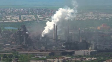 Kirliliği emisyonları endüstriyel kuruluş tarafından şehrin