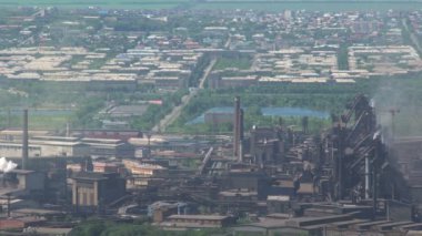 Kirliliği emisyonları endüstriyel kuruluş tarafından şehrin