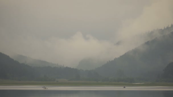 Nebbia in Mattina Time-Lapse Lago in Montagna — Video Stock