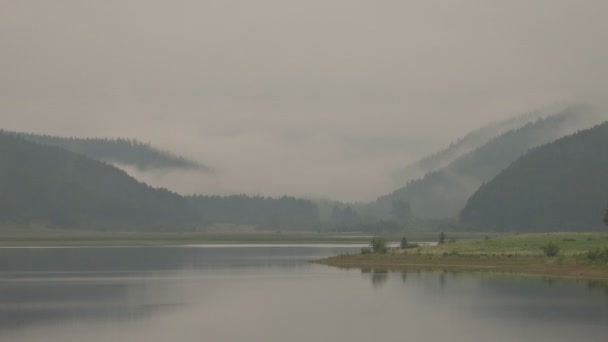 Fog in Morning Time-Lapse Lake in Mountains — Stock Video