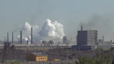 Metalurji Sanayi endüstriyel bir kuruluş tarafından atmosfer kirliliğinin.