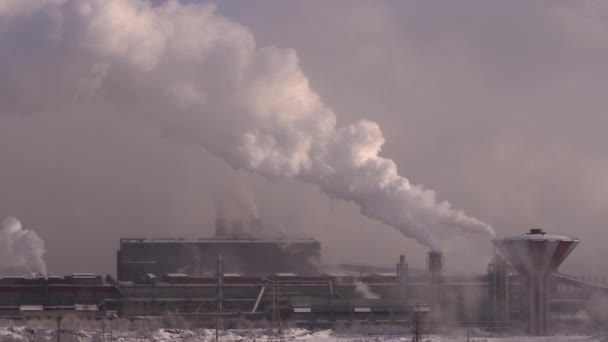 Ρύπανση Της Ατμόσφαιρας Από Μια Βιομηχανική Επιχείρηση Της Μεταλλουργικής Βιομηχανίας — Αρχείο Βίντεο