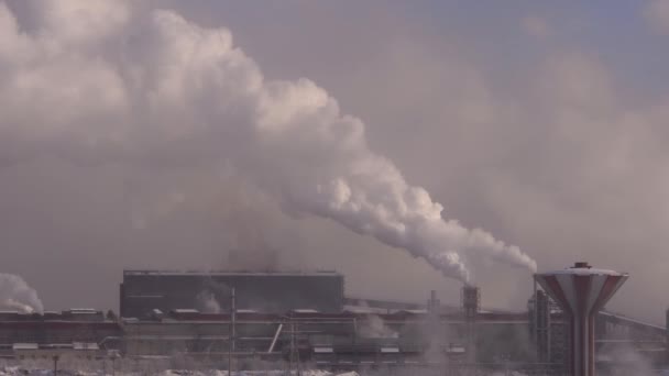 Contaminación Atmósfera Por Una Empresa Industrial Industria Metalúrgica — Vídeos de Stock