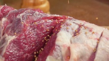 Baharat closeup kuzu budu düşüyor