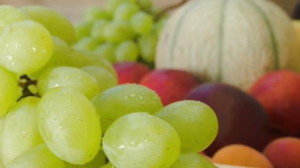 Closeup of ripe juicy grape — Stock Video