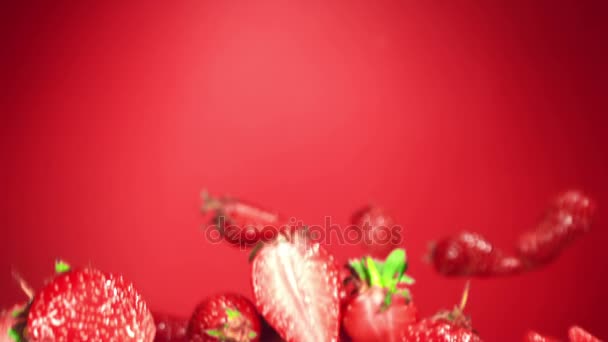 Strawberrys che vola in aria — Video Stock