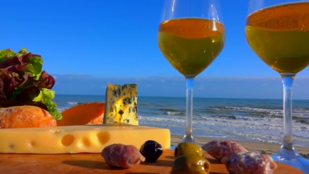 치즈와 와인 대서양 연안에 피크닉 — 비디오