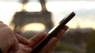 Çocuk Smartphone iletileri okuma