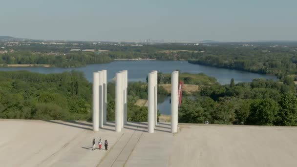 Аэроснимок двенадцати колонн Сен-Кристофа — стоковое видео