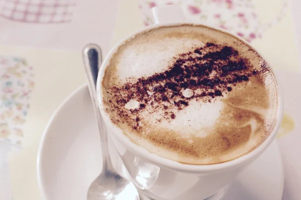 Eine Tasse Cappuccino — Stockfoto