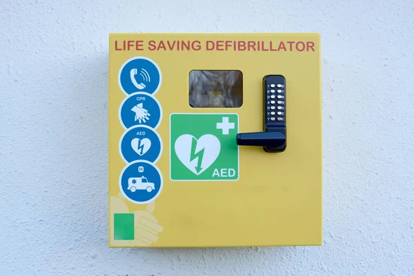 Automated external defibrillator — Stock Photo, Image