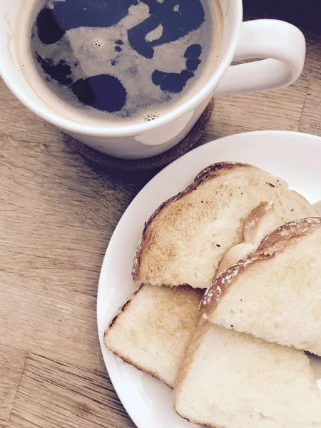 Toast und Kaffee — Stockfoto