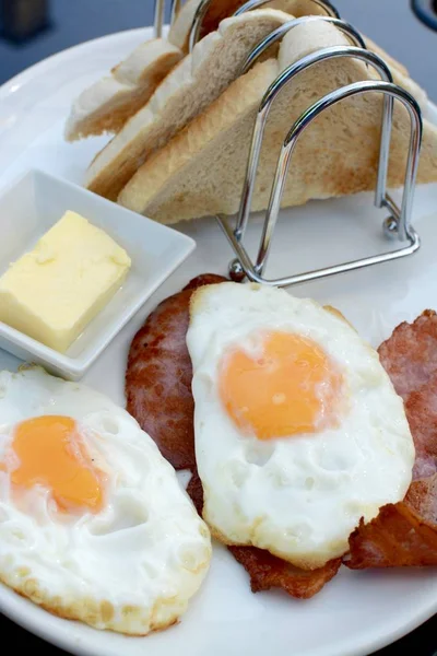 Утром английский завтрак — стоковое фото