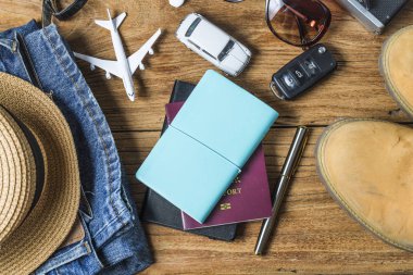 Aksesuarlar kostümleri seyahat. Pasaportlar, Bagaj, tra maliyetini