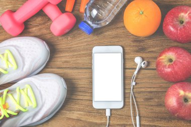 Fitness, sağlıklı ve aktif yaşam kavramı, şişe suyu,