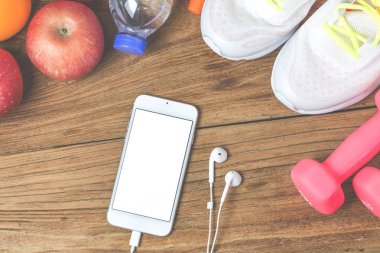 Fitness, sağlıklı ve aktif yaşam kavramı, şişe suyu,
