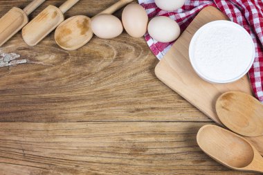 pişirme bir kavram. temel pişirme malzemeleri ve mutfak araçları kapat