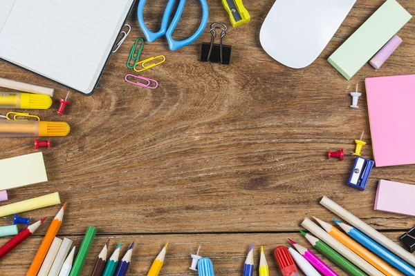 Materiale scolastico per ufficio su sfondo — Foto Stock