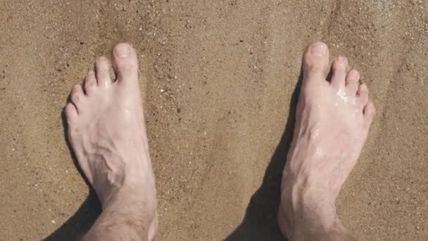 Feet, ocean waves and sand. Relaxing theme. Close up in 4k, UHD — Stock Video