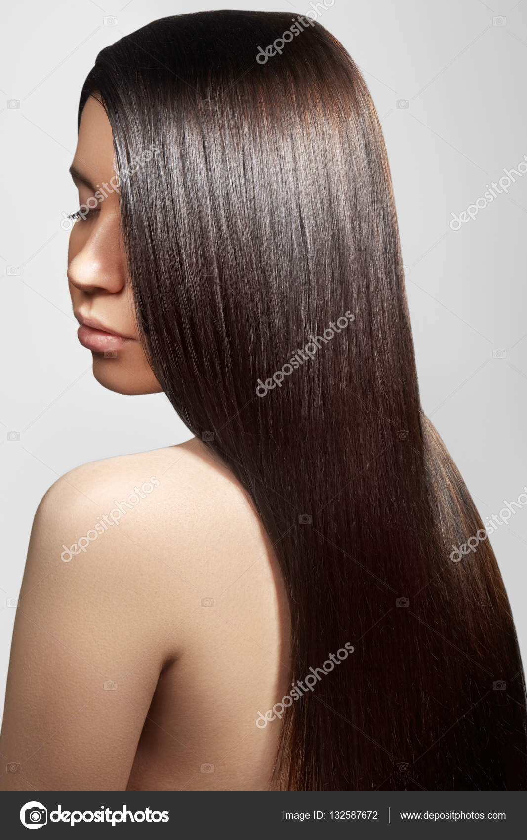 Beautiful Woman With Beautiful Straight Shiny Hair Fashion Makeup