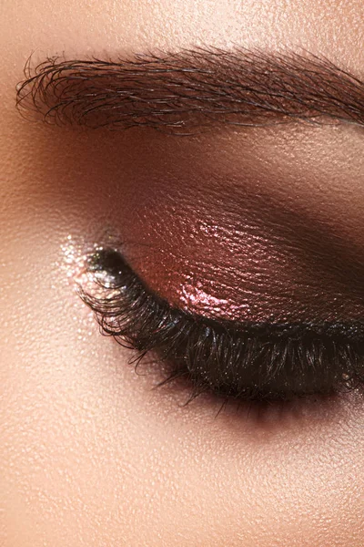 Closeup Macro Woman Face Eyes Make Fashion Celebrate Makeup Glowy — Stock Photo, Image