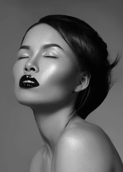 Dramatic Black White Fashion Portrait Beautiful Asian Woman Luxury Oriental — Stock Photo, Image