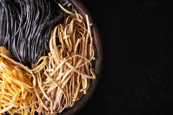 Raw homemade pasta — Stock Photo, Image