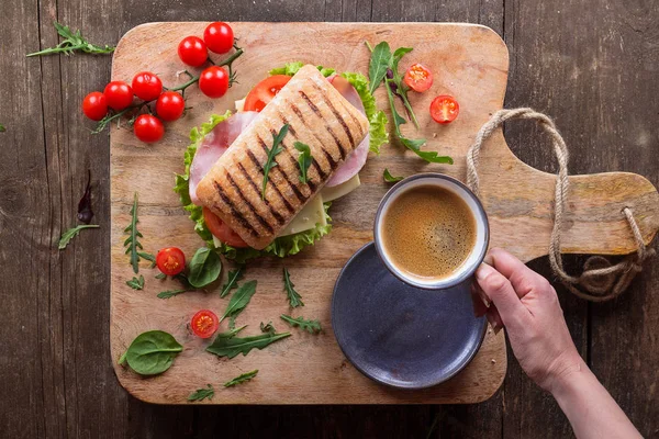 Sanduíche de presunto e queijo panini — Fotografia de Stock