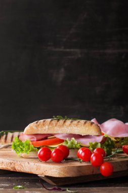 jambon ve peynir panini