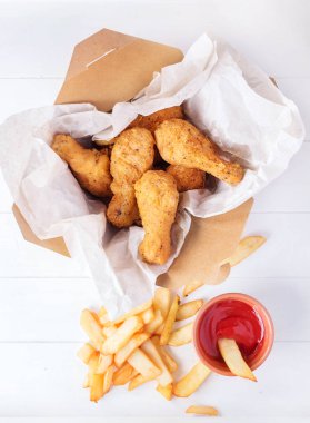 Tavuk uyluk patates kızartması ile