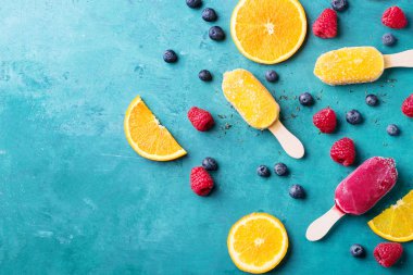 Ev yapımı dondurma çilek ile