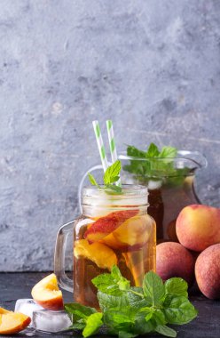 Şeftalili buzlu çay kavanoz