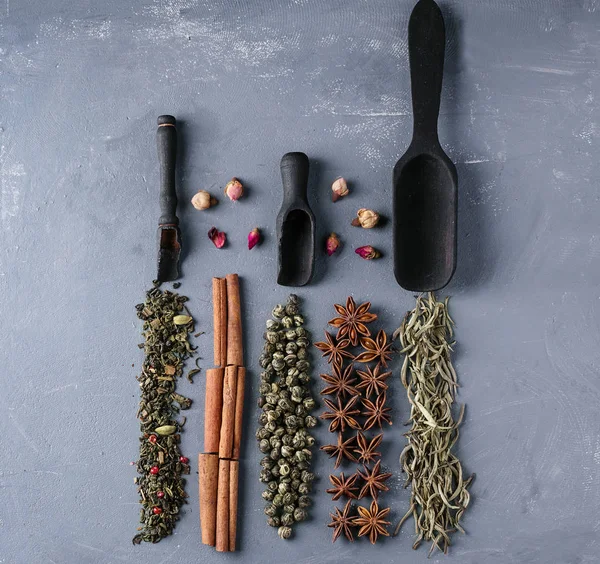 Çeşitli çaylar ve baharatlar