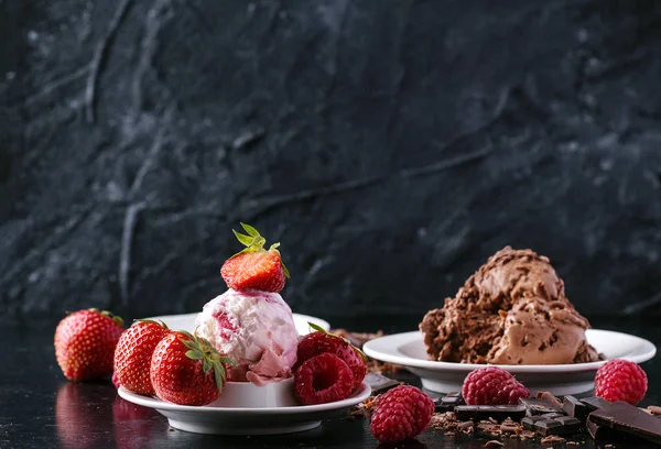 Çikolatalı dondurma koni